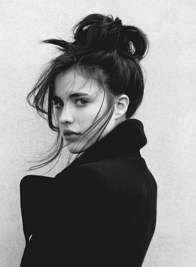 Margaret-Qualley #发型...