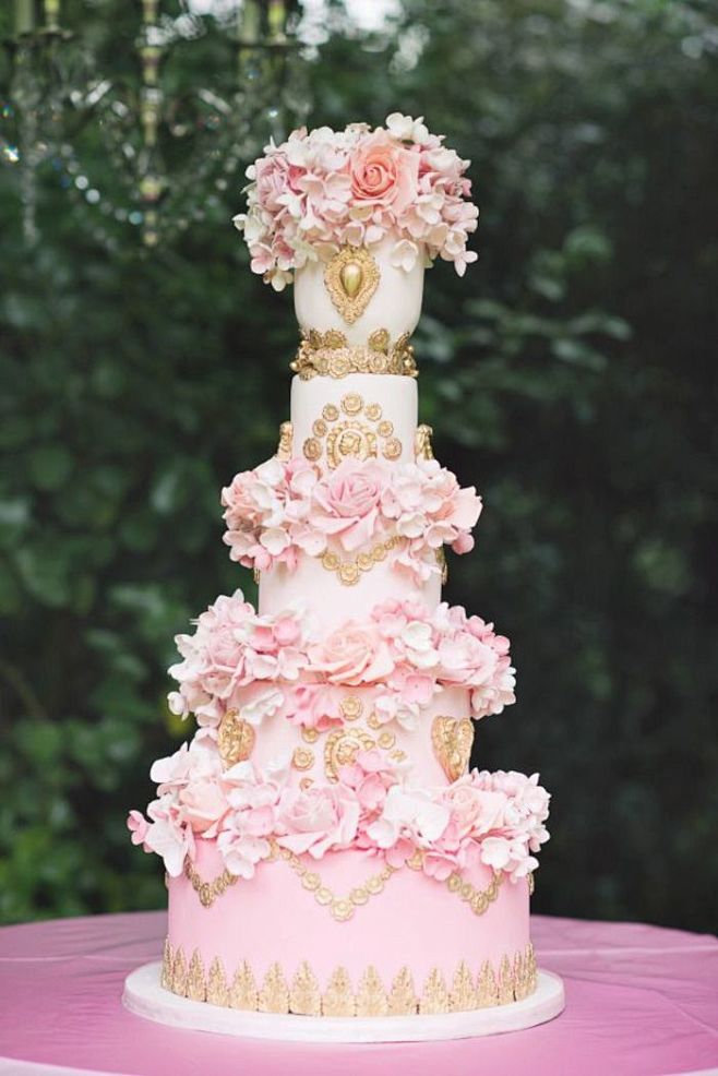 婚礼蛋糕：鲜花+奶油_624447046