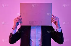 虚拟现实眼镜。
