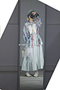 #地球人搭配# Spring Overture.
一条腰链解决oversize衬衫过长的困扰 ​​​​
