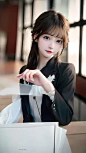 办公室女孩 | 无界AI