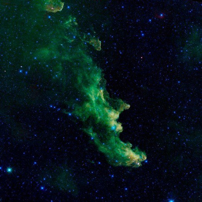 女巫头星云，图像用美国宇航局广域红外望远...