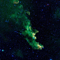女巫头星云，图像用美国宇航局广域红外望远镜（WISE）拍摄，这里是大量恒星诞生的地方。
