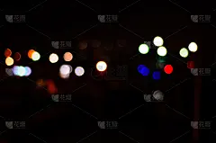 大城市的夜景，以散景为背景