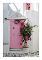 Pretty in Pink house in Paros, Greece: 