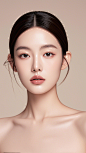 美女 五官精致 纯色背景  深邃眼眸 浅唇色 半身无遮挡 高级感  现代风格 朴素大方 素颜 中景 模特(1) (2)