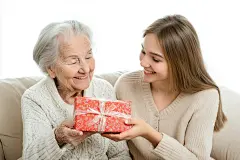 母女陪伴家庭合影