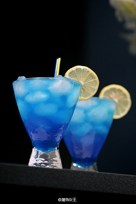 这个饮品的名字叫【蓝色珊瑚礁Blue L...