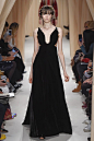 〔 2015 ' 春夏巴黎 ' 高级定制周 〕. . Valentino ：民族与宫廷的碰撞。