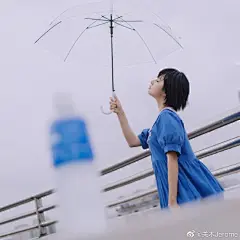 #美照盒子#
Rainy Blue

摄影：@关木Jerome
出镜：@Haruka月岛雯 ​​​​