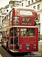 伦敦奥运系列之四：红色双层巴士_大开眼界创意无限_新浪轻博客_Qing【这种红色双层巴士也是伦敦的街景之一。大概是伦敦大部分的时候都是阴雨蒙蒙的，红色就格外的亮眼。这巴士，其实跳上跳下的，很轻松自在的。】