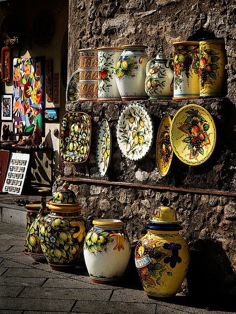 意大利拉韦洛小镇的陶瓷店