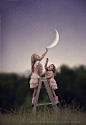 【美图分享】Rhiannon Logsdon的作品《Hang the Moon》 #500px#