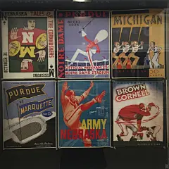 不规则的艺术 Risd GD大楼的长廊展览，美国大学，美式橄榄球的老海报设计展 ​​​​