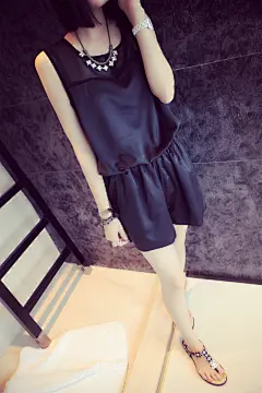 头像/壁纸 摄影/插画 生活/设计 文字/旅行 人文/清新 欧美/街拍 另类/森系/复古/文艺 服饰/搭配 潮品/单品 造型/美妆 - 拐角巷时髦搭配 