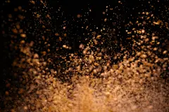 颗粒抽象背景爆炸高端微粒子彩色粉尘素材爆炸粉末激烈素材碰撞818A8409 – 饿狐背景网站-微距高清设计素材免费图片下载海报壁纸摄影背景素材，背景图，背景墙，背景板，背景图片，背景纹理，背景板设计，背景材质，背景大图