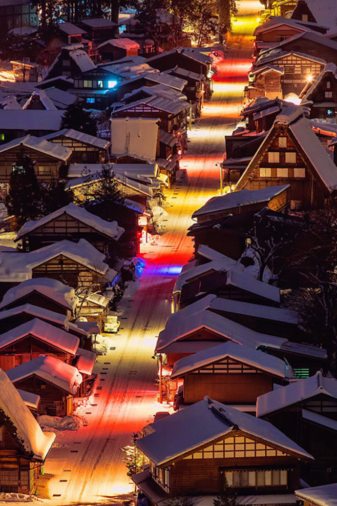 Snowy Night in Shira...