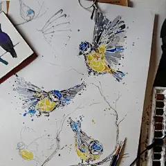 英国插画师 Ana Enshina 利用极细水彩笔与原子笔在画纸上一笔一笔绘制出或圆或水滴状的小点，并让这些五彩斑斓的小点凑在一起，成为了一幅幅极为精细的动物水彩插画