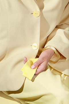 Ellie_chao采集到黄系色彩-YELLOW