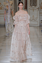#泡泡袖礼裙#
Luisa Beccaria 2016春夏秀场 ​​​​