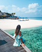 Jenny Johnson  Travel & style 在 Instagram 上发布：“Sitting on the dock of a bay - appreciating the beauty of this paradise island. No matter how many times I visit the #Maldives I always get…” : 3,267 次赞、 243 条评论 - Jenny Johnson  Travel & style (@jets