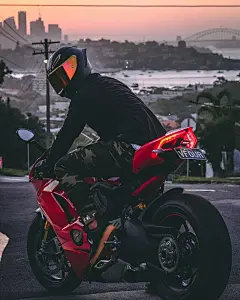 机车壁纸 | 只有红色才能代表真正的杜卡迪！_下期 : 喜欢什么壁纸评论留言给火妹 下期内容更精彩哦 - …