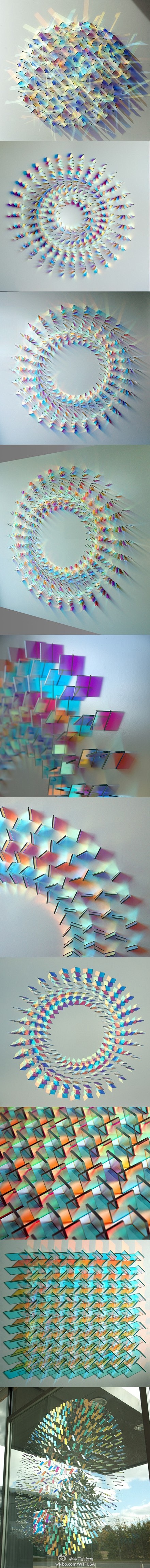 彩色玻璃艺术家Chris Wood的装置...