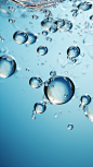 mengerda_There_are_many_bubbles_in_the_water__but_no_large_bubb_616140b9-6fb6-4066-a820-93a60b00ccc4