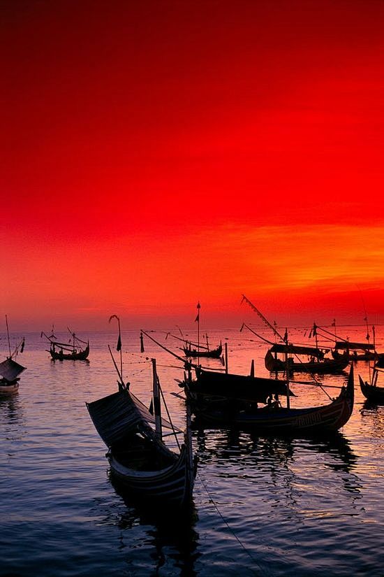 红色的天空，印尼，巴厘岛