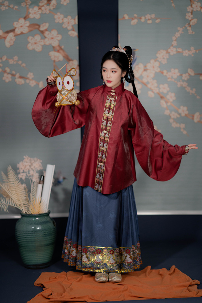 桑谣记汉服 明制 攒花兔 仿妆花眉子对襟立领袄马面 6米百褶马面-淘宝网