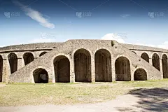 圆形剧场的大型建筑_5710637205