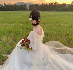 蓝色的彼岸采集到婚纱、礼服与美人