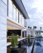 extremely-modern-luxurious-villa-outdoor-pool