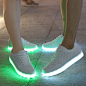 Sapatos leves LED de cano baixo para criança, tênis recarregáveis ​​USB para meninos e meninas