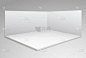 空旷的展览馆，白色的墙壁和地板。交易室，报告会厅.