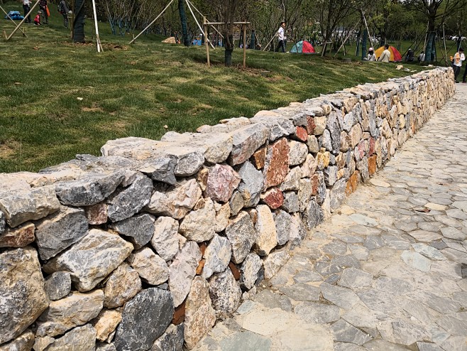 毛石挡墙(汤山矿坑公园)