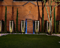 Avenue Road Regents Park : Bartholomew Landscaping designed and constructed these gardens to reflect the formal grandeur of this new and imposing building near Regents Park whilst still maintaining a contemporary feel. We took