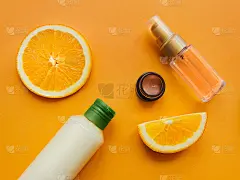 护肤品平躺照片