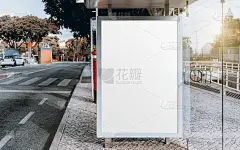 一个城市公共汽车站的横幅模型