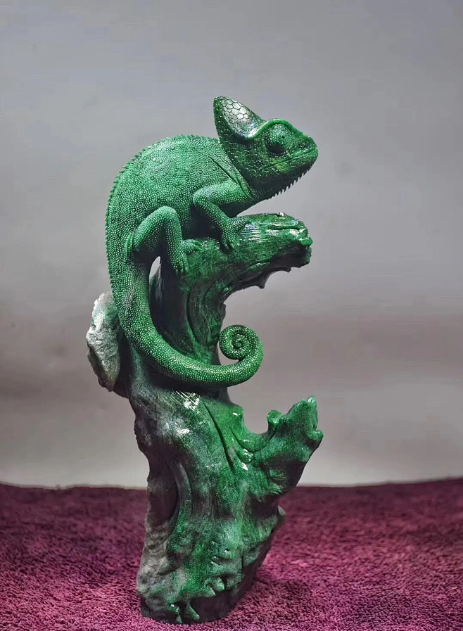 变色龙 玉雕