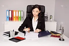 公证员公证员的行为