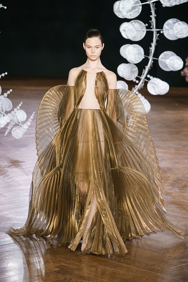 Iris van Herpen Fall...