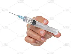 手拿注射器，隔离在白色上