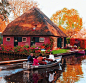 荷兰 Giethoorn 羊角村的秋天 ​​​​