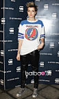 【Agyness Deyn】英伦酷“小子”阿格妮丝·迪恩(Agyness Deyn)终止模特事业，转战影视圈在新片《Pusher》中扮演脱衣舞娘，你觉得靠谱吗？_海报时尚网