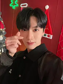 ⭐️TEN
祝大家圣诞快乐以及新年快乐
希望大家过得开心，跟你爱的人一起度过幸福的时间哦～

#威神V#WayV超话#WeiShenV#TEN超话#李永钦# ​​​​