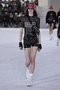 Alexander Wang Spring 2019 Ready-to-Wear Fashion Show : The complete Alexander Wang Spring 2019 Ready-to-Wear fashion show now on Vogue Runway.