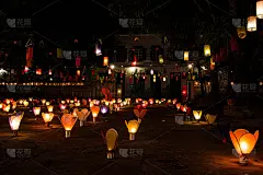 老挝琅勃拉邦灯节的灯笼