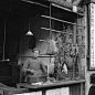 #收藏# #老照片# 上海旧影，1945年年底。摄影：Walter Arrufat ​​​​