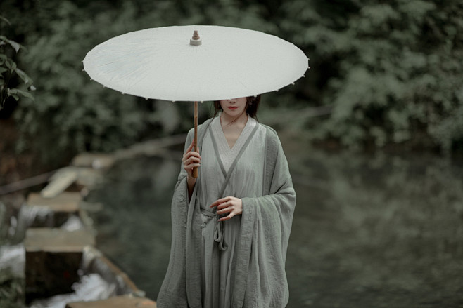 青城山汉服拍摄，小姐姐表现力挺好_人像_...